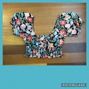 Junior's smocked crop top